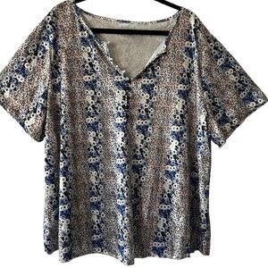 Women’s Plus Size Floral Print Notched Neck Tee Decorative Buttons 5XL = US 22W.